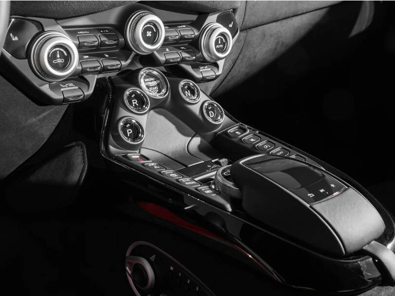 aston-martin v8-vantage IMAGE