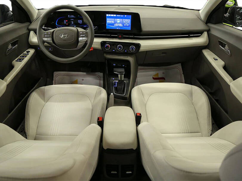 hyundai accent IMAGE