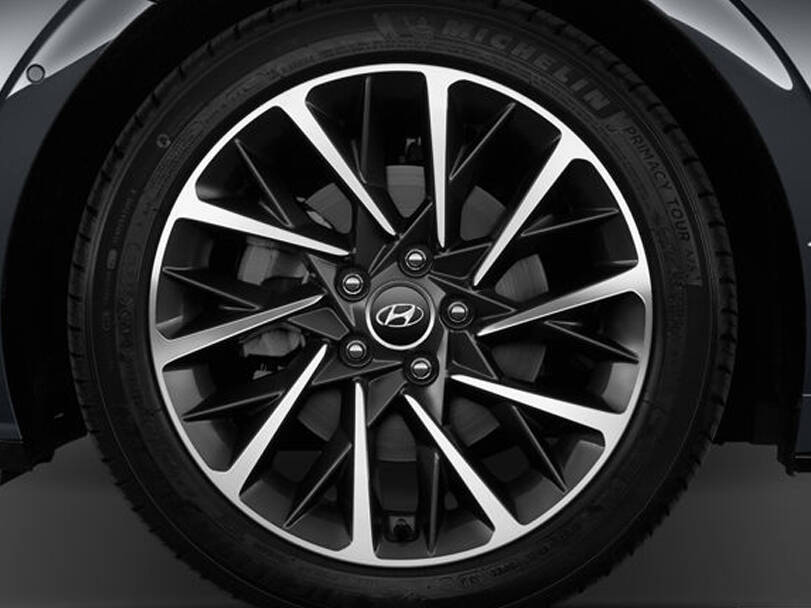 makes.hyundai models.sonata IMAGE