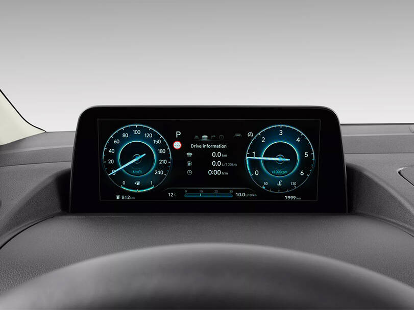 hyundai staria IMAGE