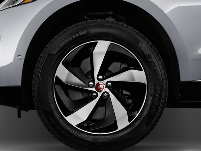 jaguar f-pace IMAGE