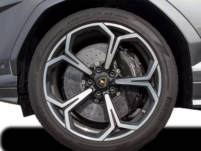 lamborghini urus IMAGE