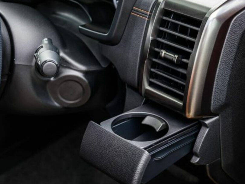 makes.mitsubishi models.l200 IMAGE