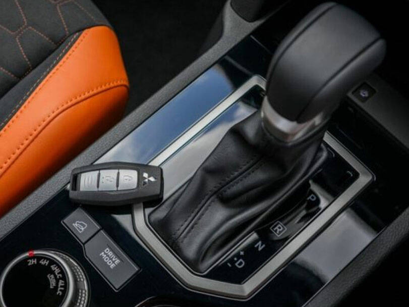 makes.mitsubishi models.l200 IMAGE