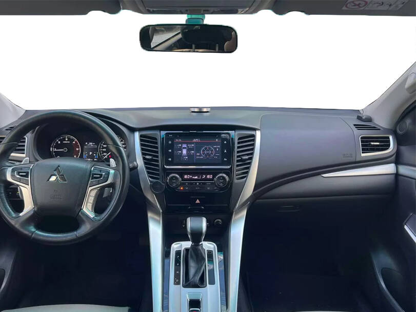 makes.mitsubishi models.montero-sport IMAGE