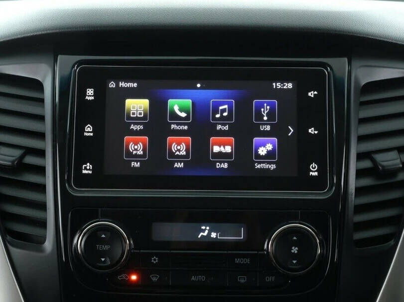 makes.mitsubishi models.pajero IMAGE