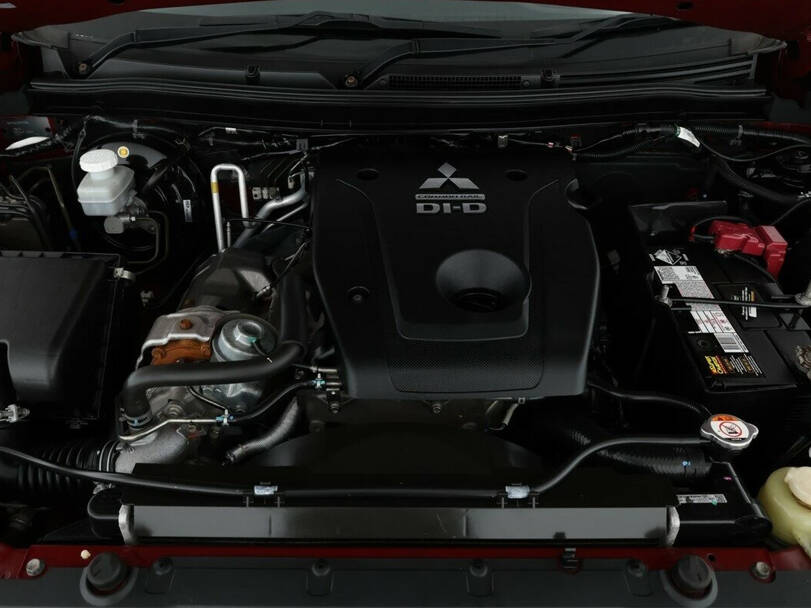 makes.mitsubishi models.pajero IMAGE