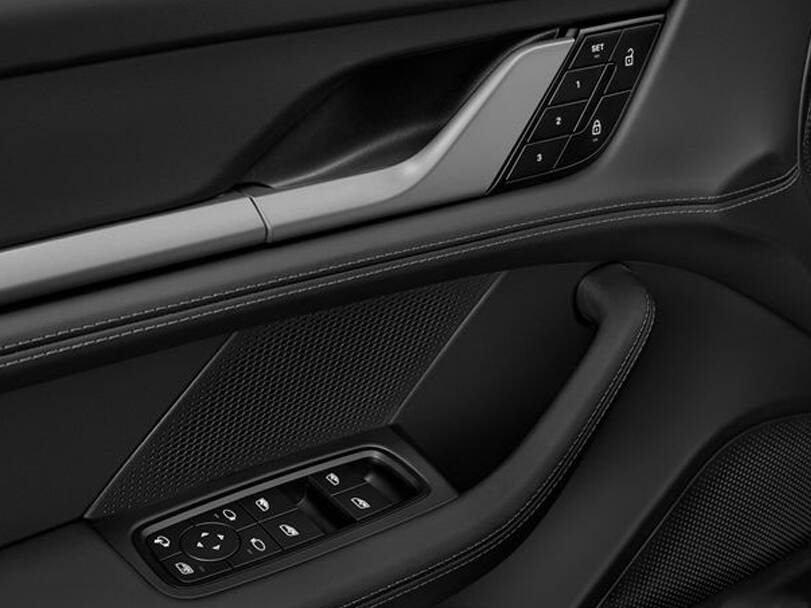 porsche taycan IMAGE