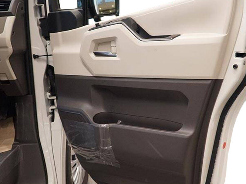 makes.toyota models.hiace IMAGE