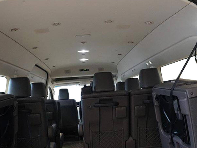 makes.toyota models.hiace IMAGE