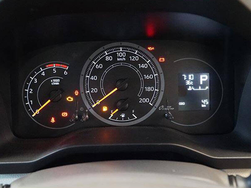 makes.toyota models.hiace IMAGE