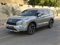 ميتسوبيشي اوت لاندر