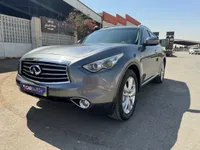 Infiniti QX70