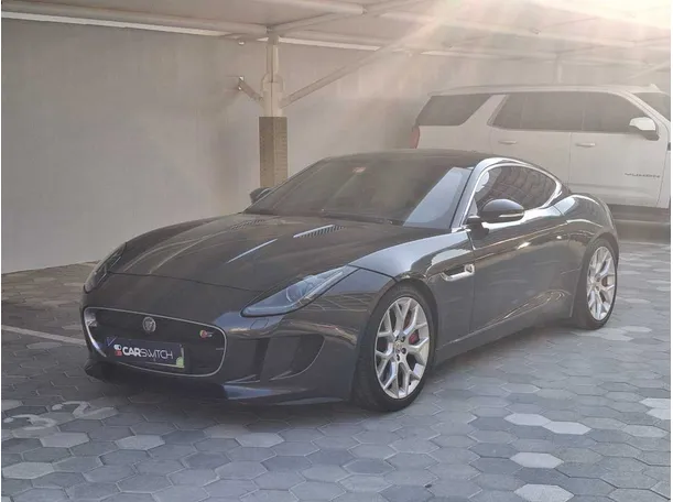 2016 جاكوار F-Type في الإمارات