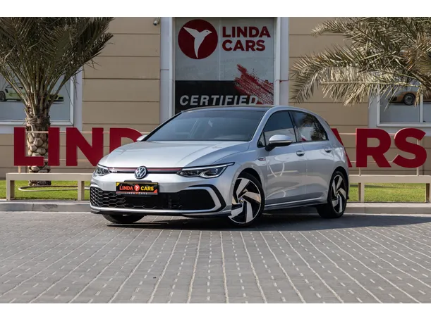 2021 فولكس واجن جولف في الإمارات