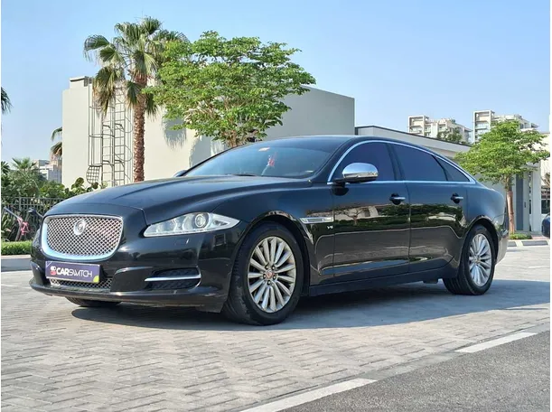 2015 جاكوار XJ في الإمارات