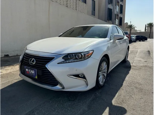 2016 لكزس ES350 في السعودية